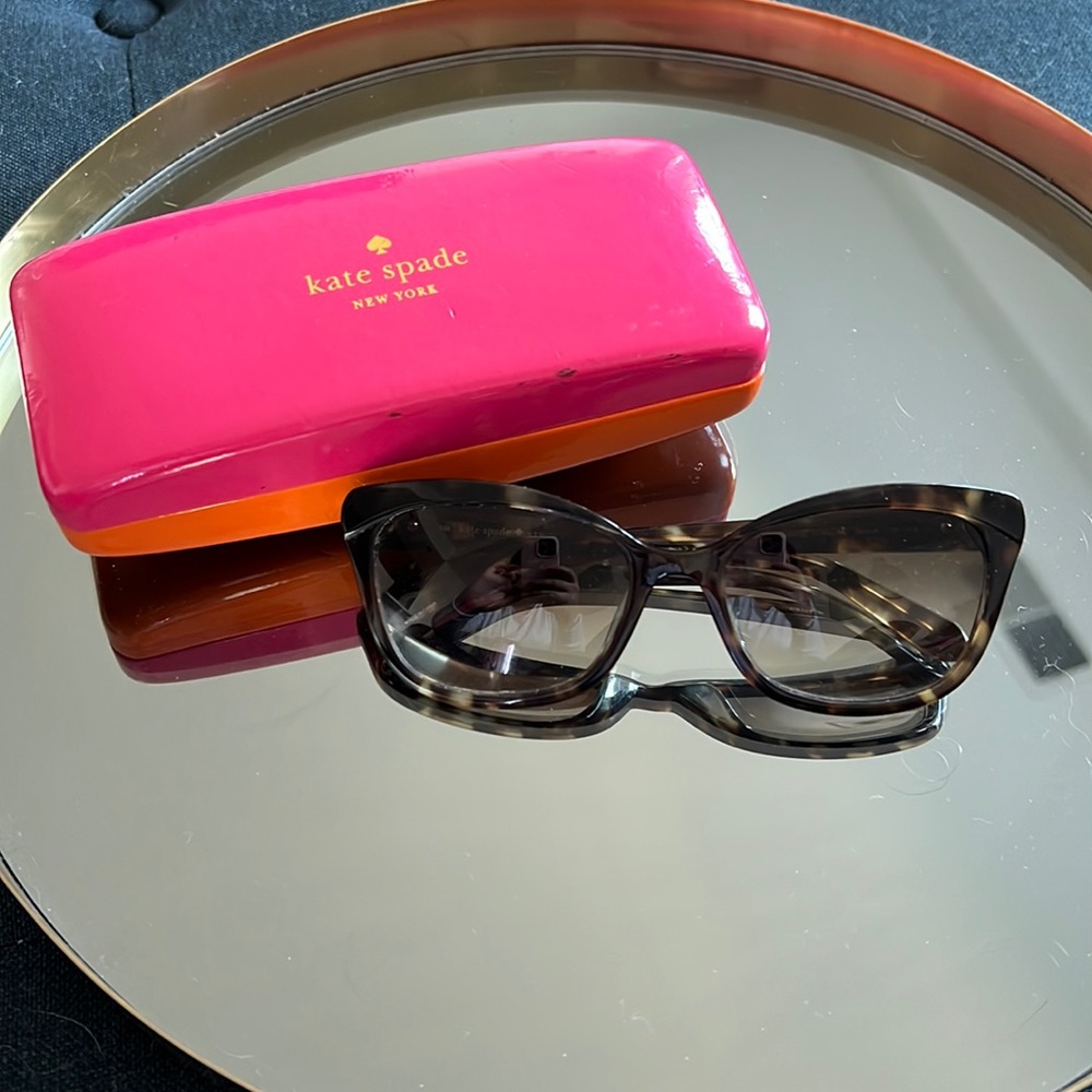 Kate Spade Cat Eye sunglasses with case